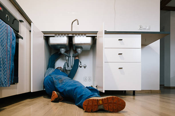 Professional Leak Detection technician working in Linden, TN